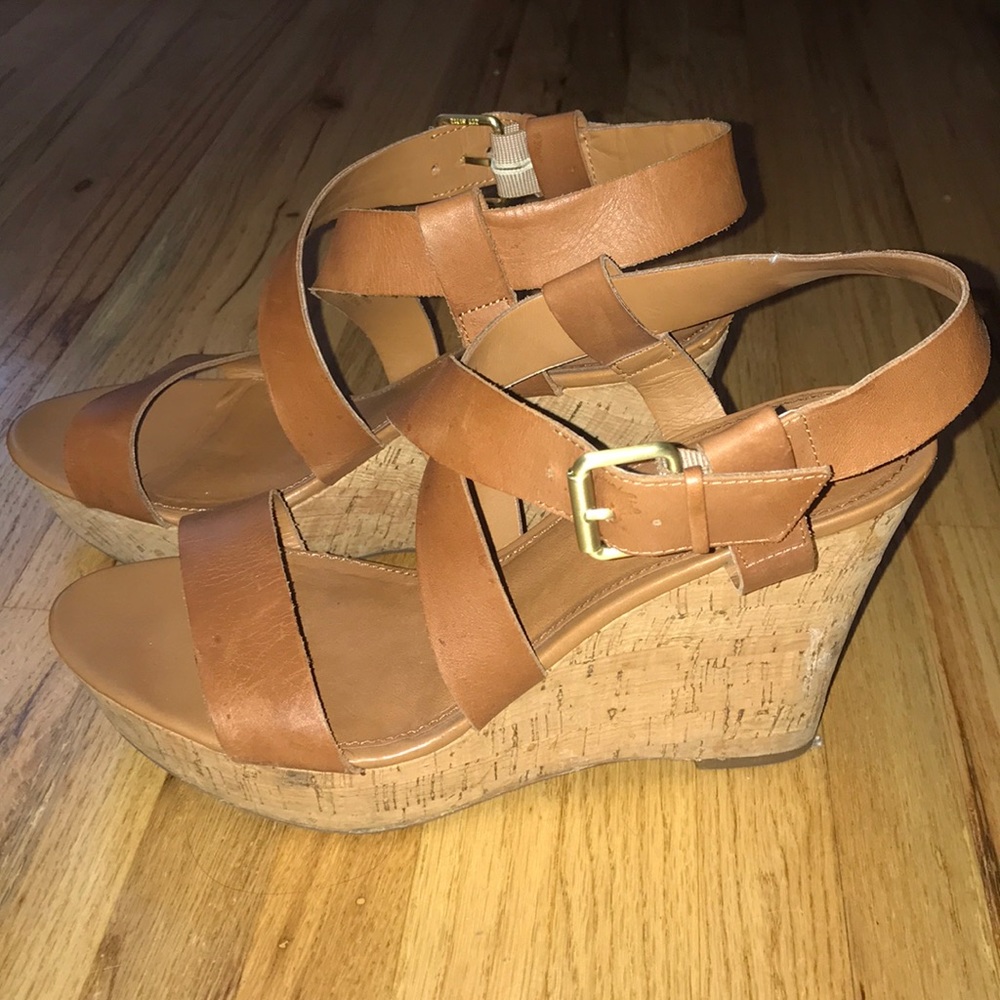 Tan leather wedges with gold buckle